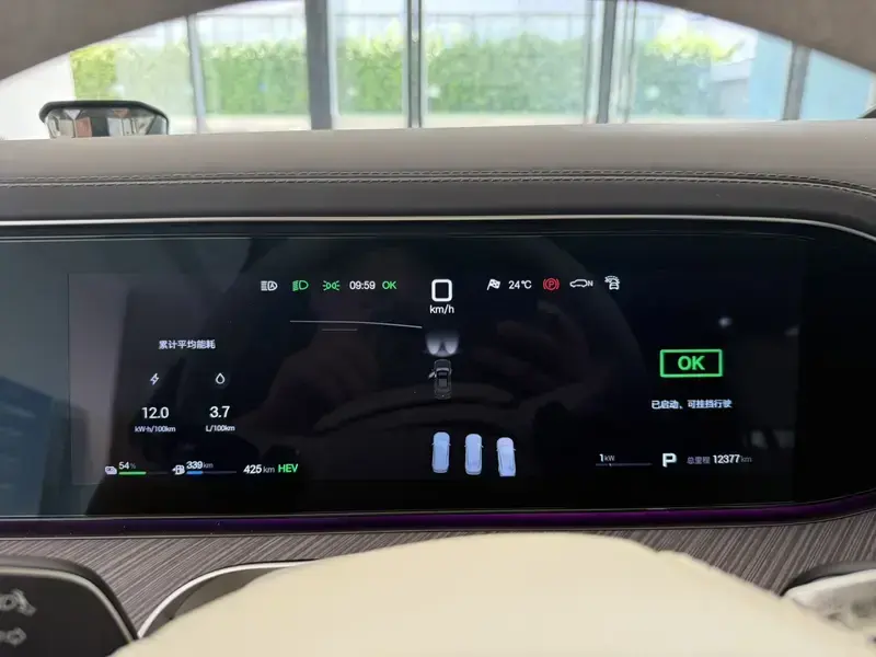 2025 Denza N9 с пробегом 12 000 км