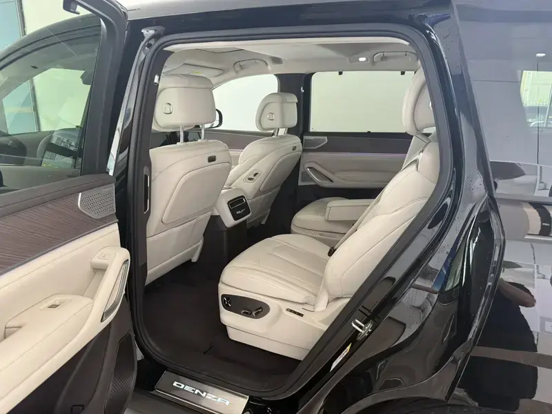 2025 Denza N9 с пробегом 12 000 км