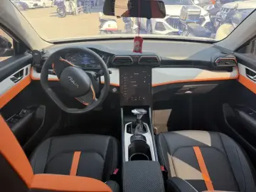 2023 Dongfeng Aeolus Yixuan с пробегом 40 000 км