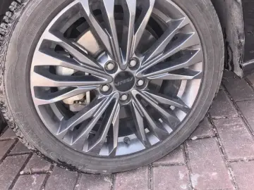 2021 Dongfeng Aeolus Yixuan Max с пробегом 42 000 км