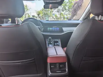 2021 Dongfeng Aeolus Yixuan Max с пробегом 42 000 км