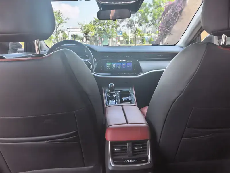 2021 Dongfeng Aeolus Yixuan Max с пробегом 42 000 км