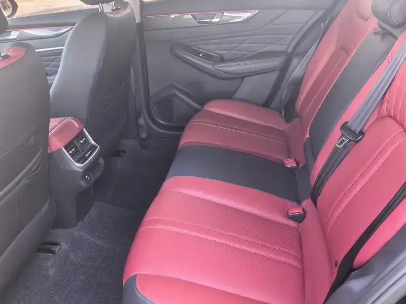 2021 Dongfeng Aeolus Yixuan Max с пробегом 42 000 км