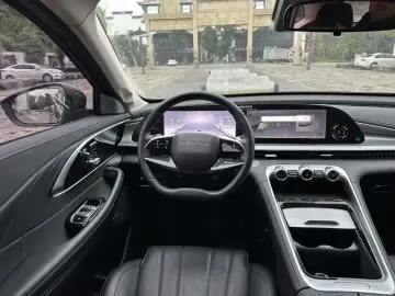 2025 Exeed TXL с пробегом 16 000 км
