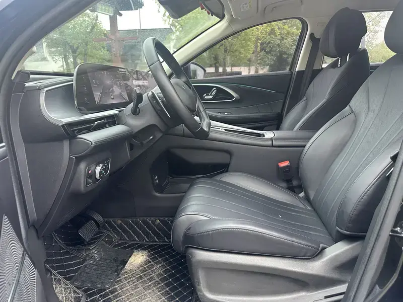 2025 Exeed TXL с пробегом 16 000 км