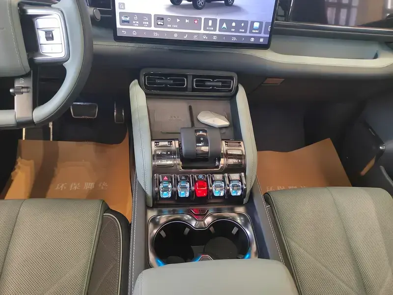 2025 BYD FangChengBao Leopard 5 с пробегом 24 000 км