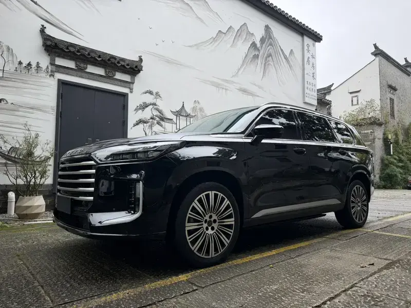 2026 Exeed VX с пробегом 12 000 км