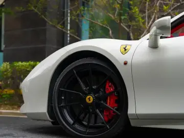 2015 Ferrari 488 с пробегом 17 000 км