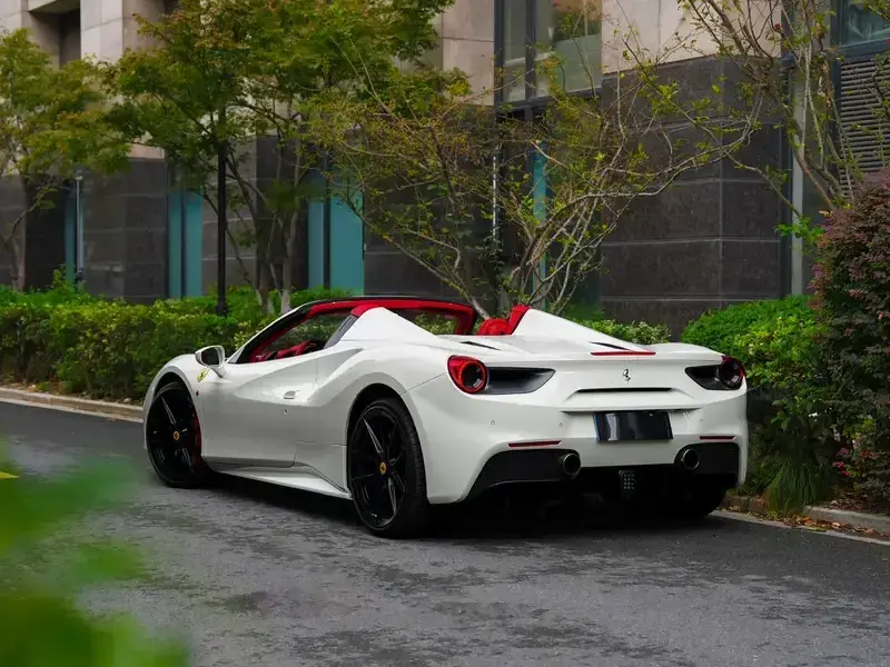 2015 Ferrari 488 с пробегом 17 000 км