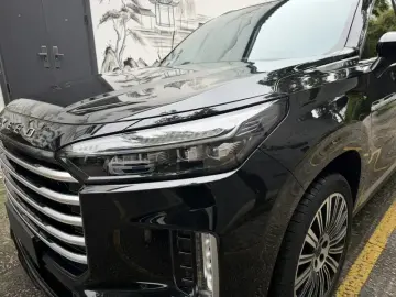 2026 Exeed VX с пробегом 12 000 км