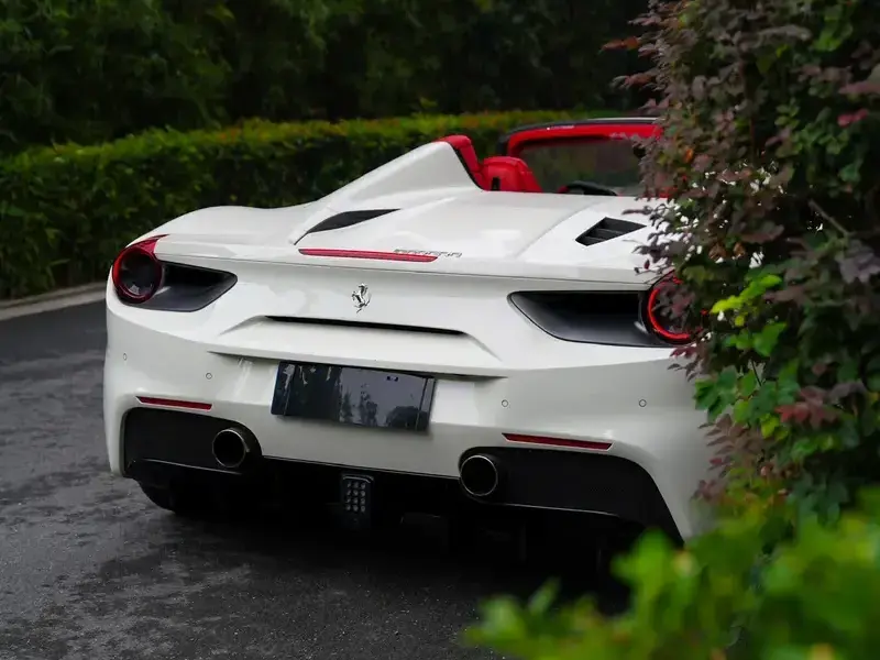 2015 Ferrari 488 с пробегом 17 000 км