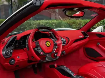 2015 Ferrari 488 с пробегом 17 000 км