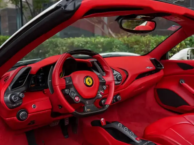 2015 Ferrari 488 с пробегом 17 000 км