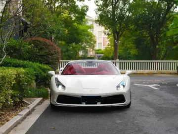 2015 Ferrari 488 с пробегом 17 000 км