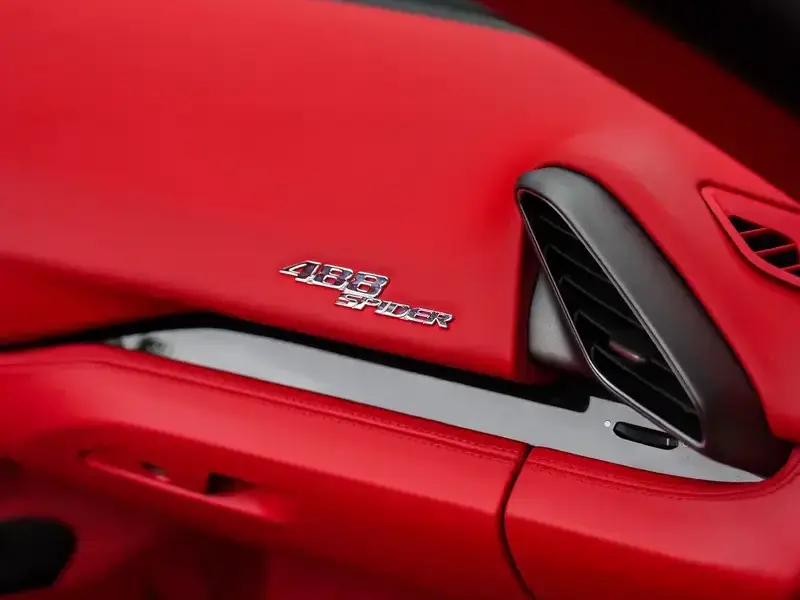 2015 Ferrari 488 с пробегом 17 000 км