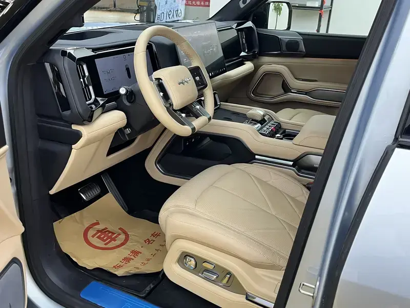 2026 BYD FangChengBao Leopard 8 с пробегом 300 км