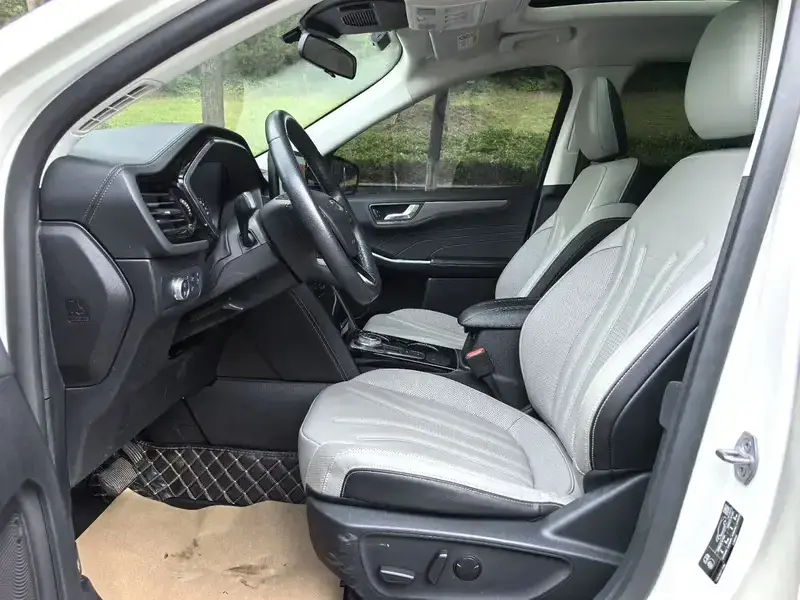2020 Ford Escape с пробегом 45 000 км
