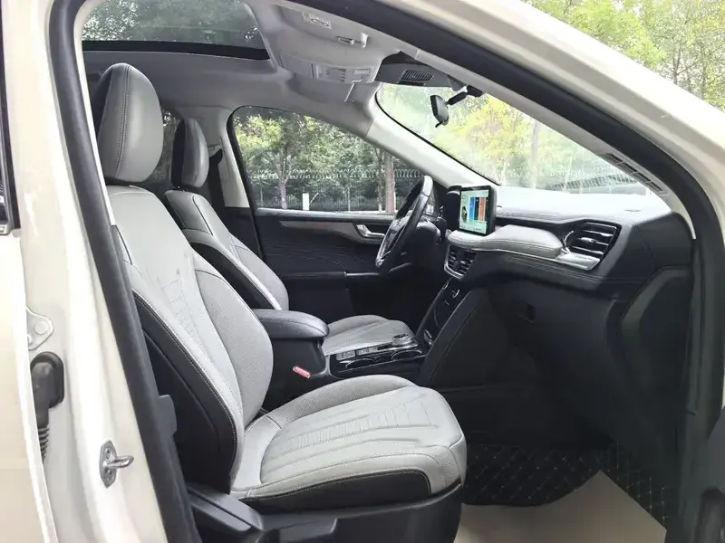 2020 Ford Escape с пробегом 45 000 км