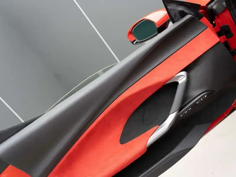 2022 Ferrari 296 с пробегом 200 км