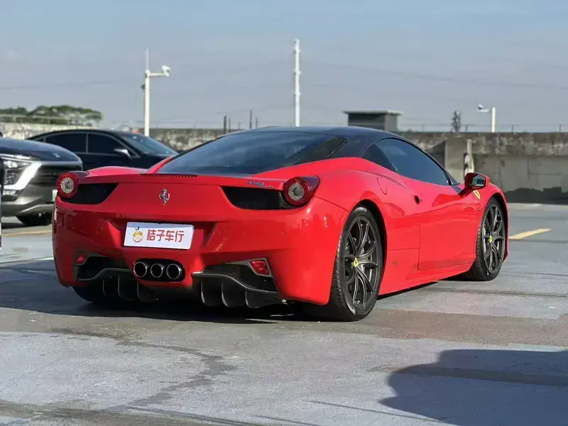 2011 Ferrari 458 с пробегом 45 000 км