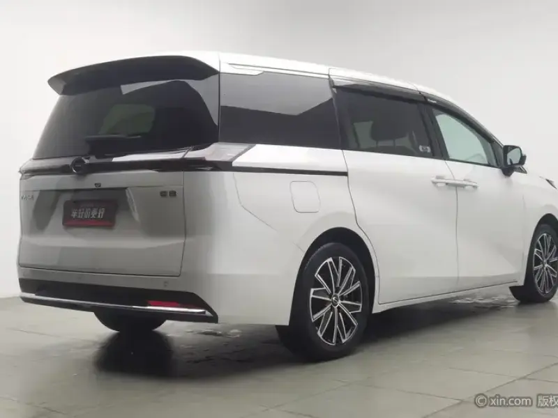 2024 GAC Trumpchi E8 с пробегом 6 100 км