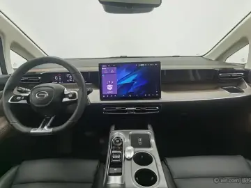 2024 GAC Trumpchi E8 с пробегом 6 100 км