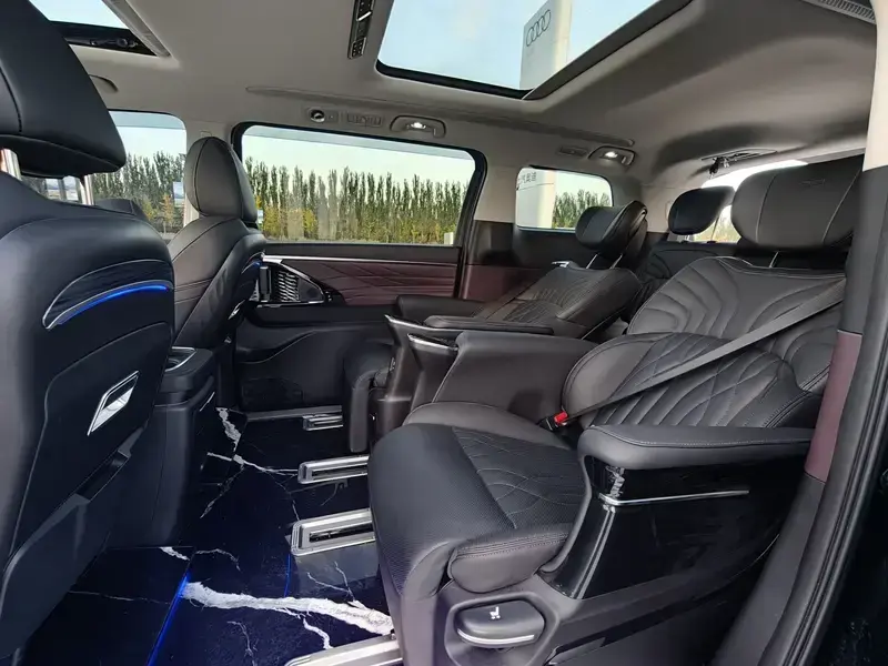 2024 GAC Trumpchi M8 с пробегом 15 000 км