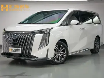 2024 GAC Trumpchi M8 с пробегом 10 500 км