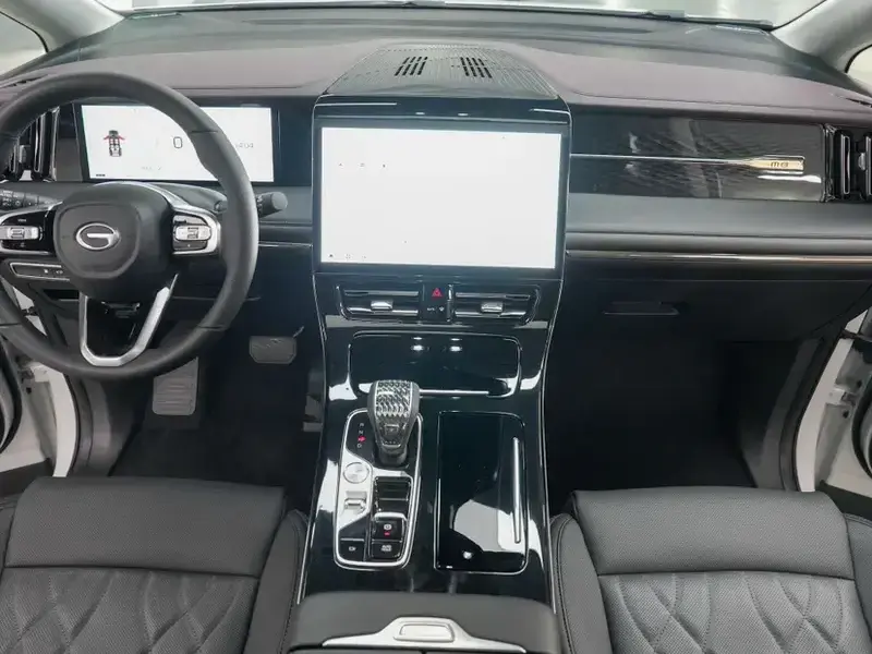 2024 GAC Trumpchi M8 с пробегом 10 500 км