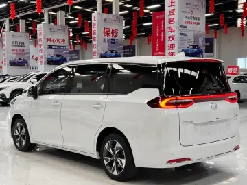 2021 GAC Trumpchi M6 с пробегом 48 600 км