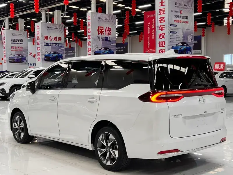 2021 GAC Trumpchi M6 с пробегом 48 600 км