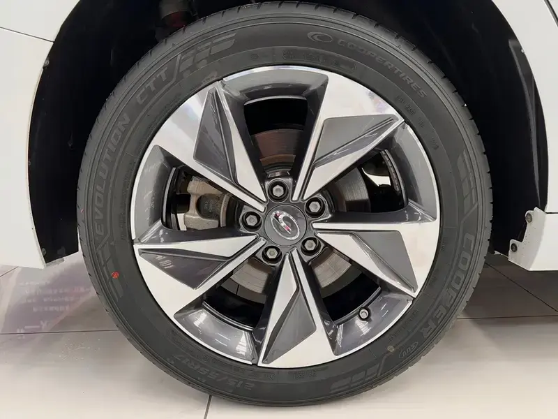 2021 GAC Trumpchi M6 с пробегом 48 600 км