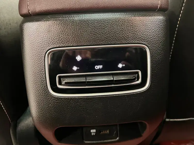 2021 GAC Trumpchi M6 с пробегом 48 600 км