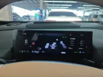 2025 Geely Galaxy A7 с пробегом 53 000 км