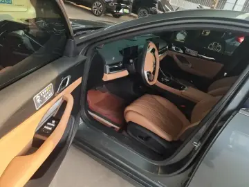 2025 Geely Galaxy A7 с пробегом 53 000 км