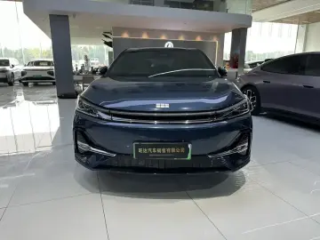 2025 Geely Galaxy A7 с пробегом 9 900 км