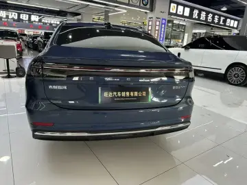 2025 Geely Galaxy A7 с пробегом 9 900 км