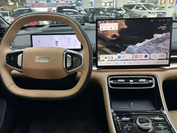 2025 Geely Galaxy A7 с пробегом 9 900 км