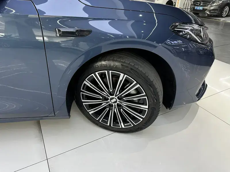 2025 Geely Galaxy A7 с пробегом 9 900 км