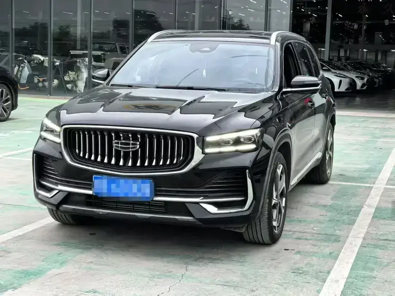 2025 Geely Monjaro с пробегом 23 000 км