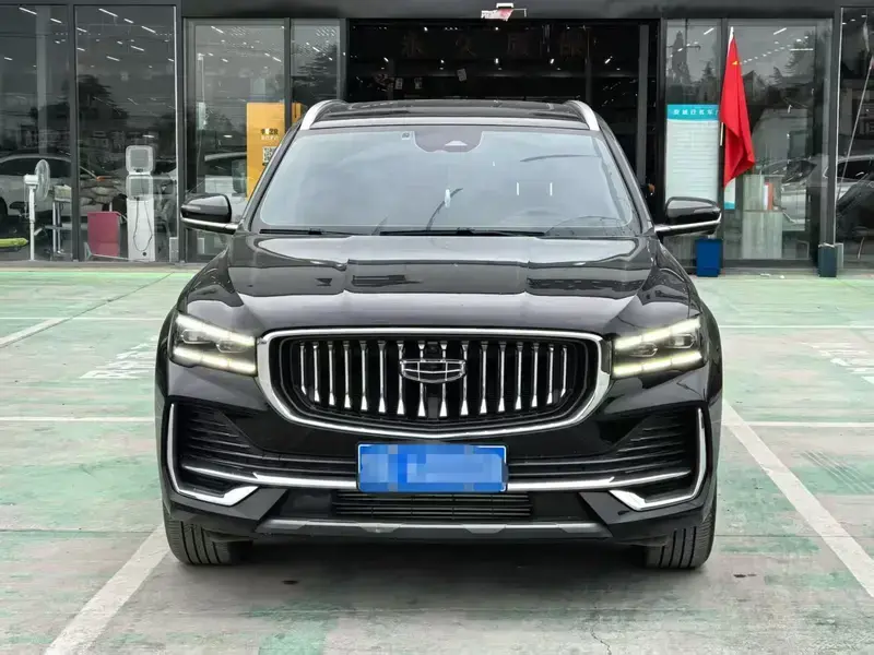 2025 Geely Monjaro с пробегом 23 000 км
