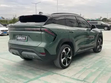 2024 Geely Galaxy L7 с пробегом 54 000 км