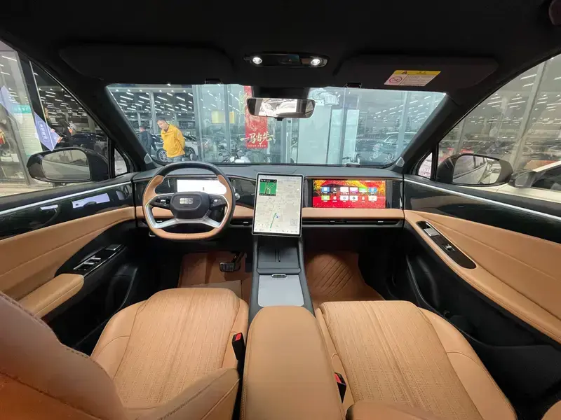2024 Geely Galaxy L7 с пробегом 54 000 км