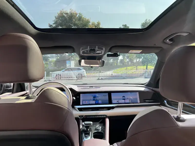 2024 Geely Monjaro с пробегом 31 000 км