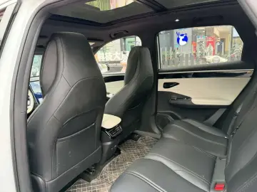 2023 Geely Galaxy L7 с пробегом 47 000 км
