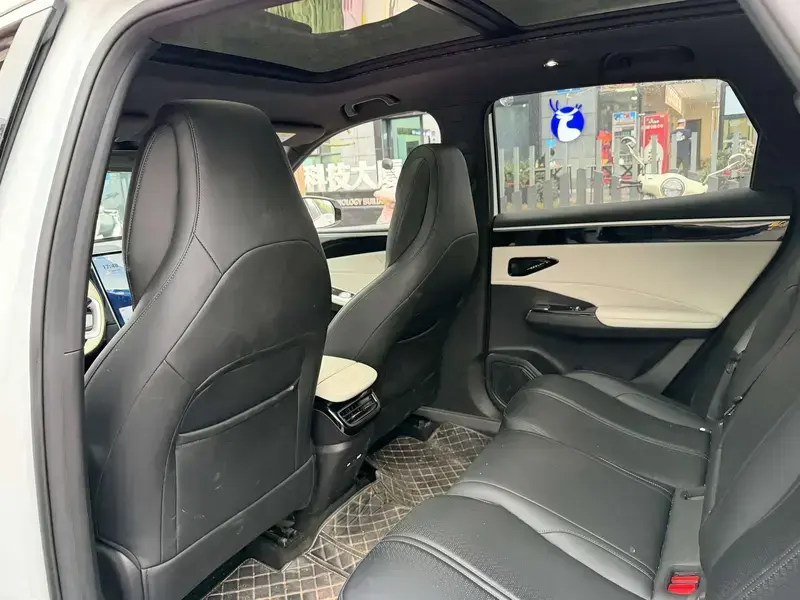 2023 Geely Galaxy L7 с пробегом 47 000 км