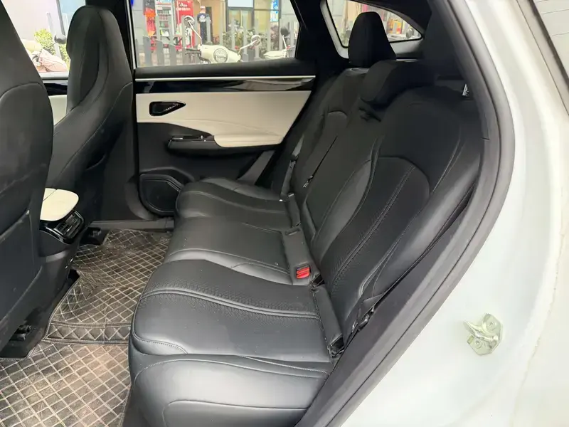 2023 Geely Galaxy L7 с пробегом 47 000 км