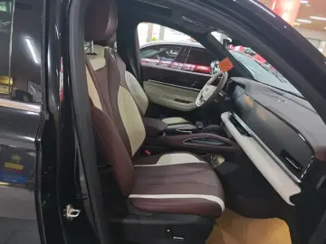 2024 Geely Monjaro с пробегом 49 900 км