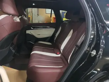 2024 Geely Monjaro с пробегом 49 900 км