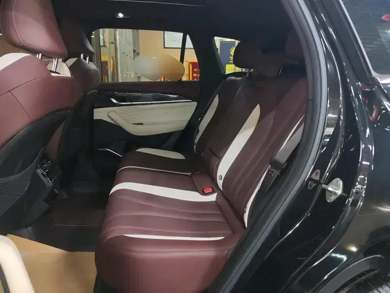 2024 Geely Monjaro с пробегом 49 900 км